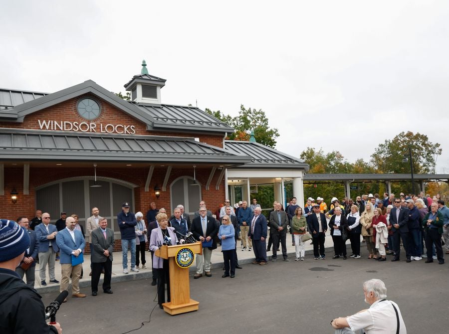 6_Zawistowski Train and TOD ribbon cutting 101326-9912.jpg